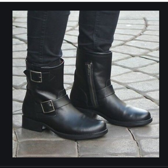 FRYE VICKY ENGINEER LEATHER BOOT - Picture 1 of 8